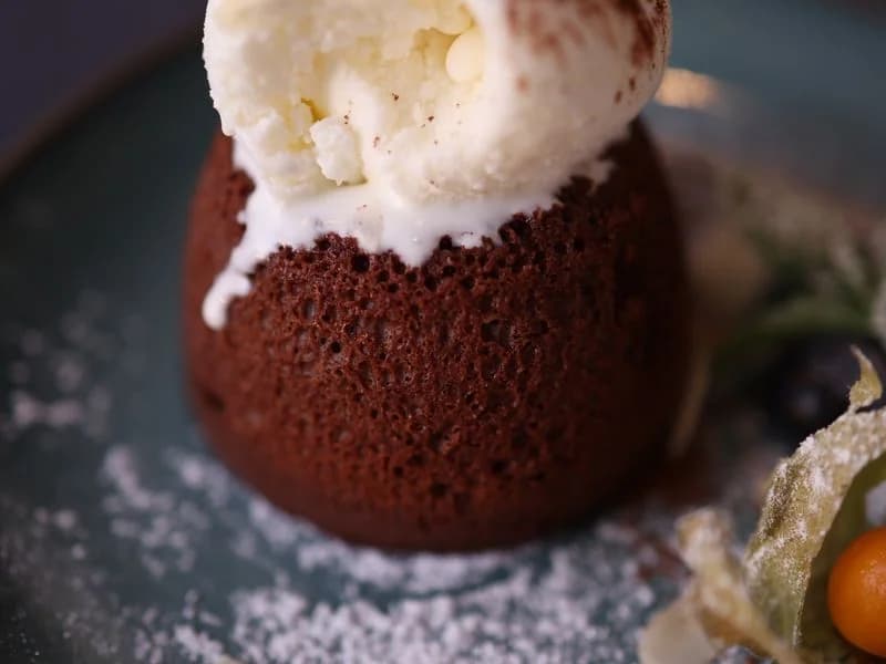 Event menu listing Pudding, Serves 4, $28